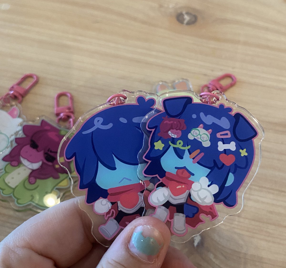 KomunHorangi's tweet photo. DELTARUNE CHARMS R HERE!!!!!!!! 🫪👻🤖
I’m going to have these at my table tomorrow for @animachimarket and next weekend at Magwest!!!!!!!!
Hopefully going to make more for Sacanime too 👀✨
Hehehehehheh im v happy these bc I tried a more lineless style and had a lot of fun :3c https://t.co/55IDfAvZua