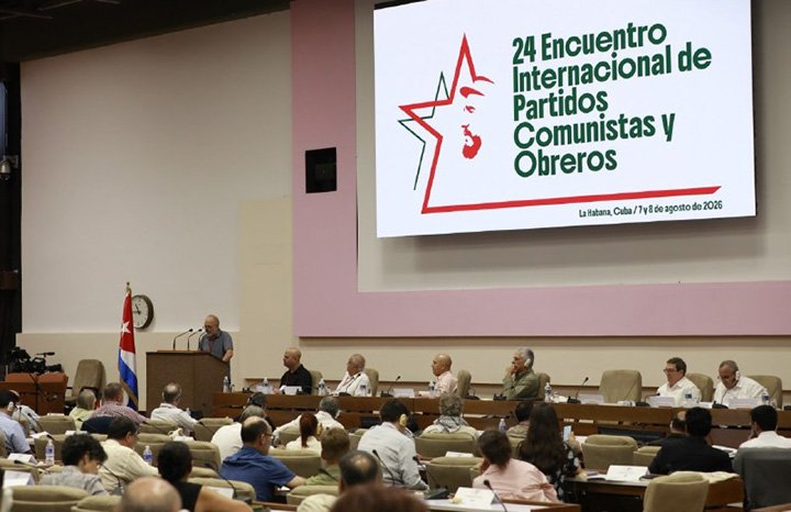 GuaimaroNoticia's tweet photo. ✊️ El deber impostergable de defender a #Cuba frente a la actual escalada agresiva signó este viernes, en La Habana, la inauguración del 24 Encuentro Internacional de Partidos Comunistas y Obreros (#EIPCO).👇

🔗https://t.co/8aqonX7PKx

#CubaNoEstáSola https://t.co/OpXTDfUf4j