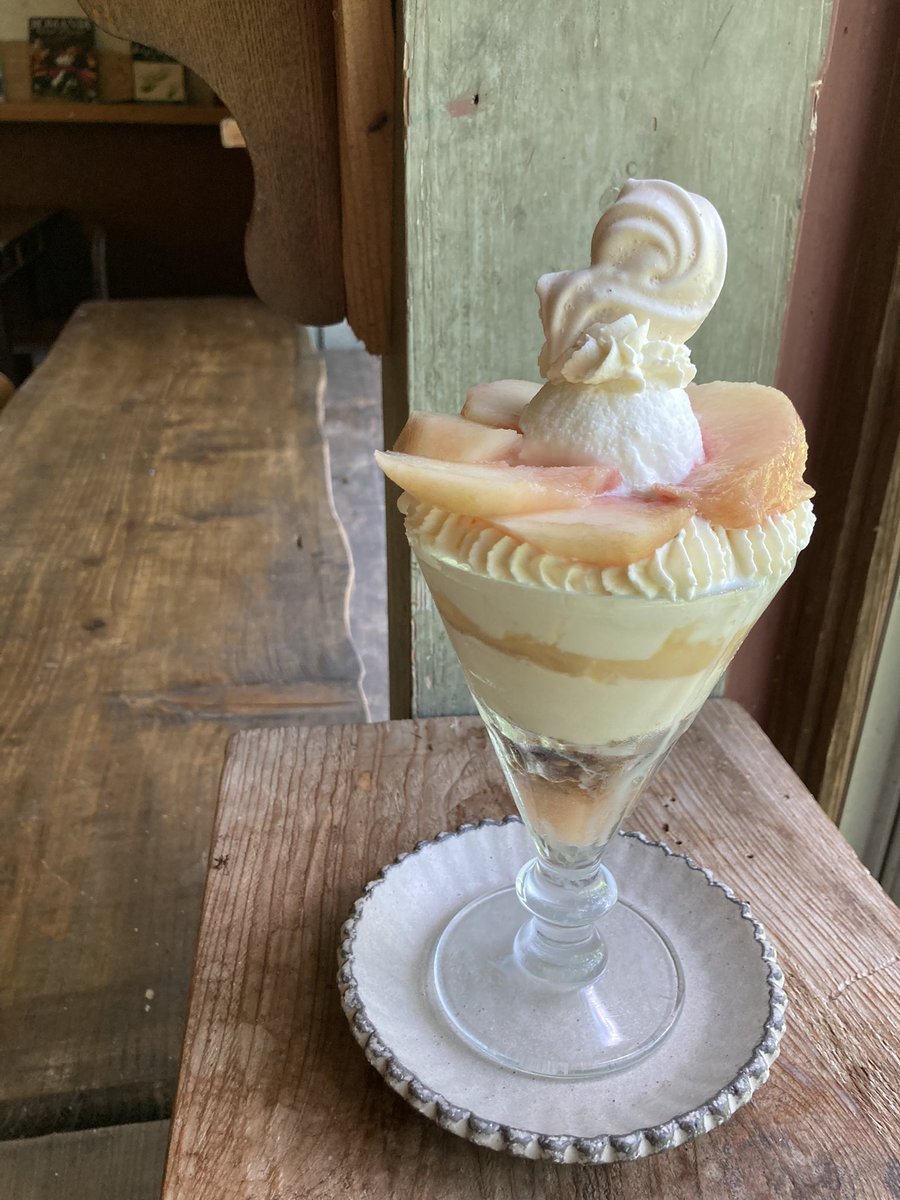 310yamazato's tweet photo. お客さん誰もこない〜
桃の杏仁豆腐パフェは本日から〜

佐渡島の山の中までは、、なかなかハードル高いですがどうぞ https://t.co/qCeIVBXYC6