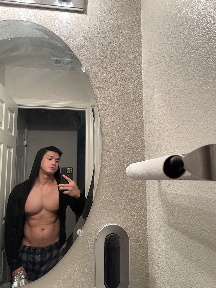 aythanFIT's tweet photo. Bed weather day…. https://t.co/Zkl3fGC4wB