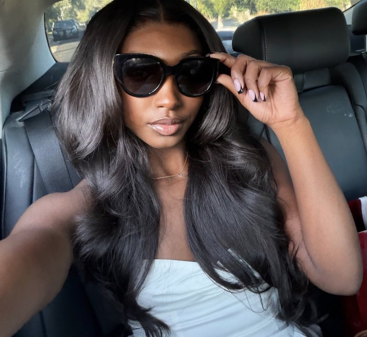 veeluvsaniya's tweet photo. This hair😩😩 https://t.co/YepU5ZBtOu
