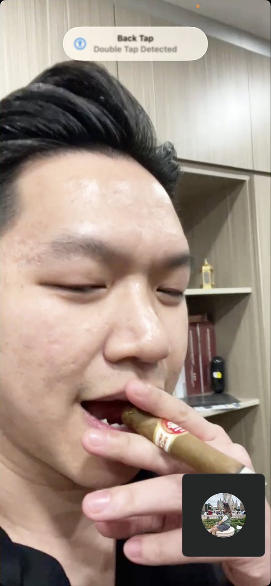 Funfunnyfunny's tweet photo. Berawal dr “lg dmn fan ? Sini lah main”
Dan lanjut semuanya terjd, project baru, obrolan baru. Dr yg cm tegur sala jd ngobrol deket. Ini terlalu singkat untuk waktu yg ga terlalu singkat 😂 https://t.co/5xNV3uOogb