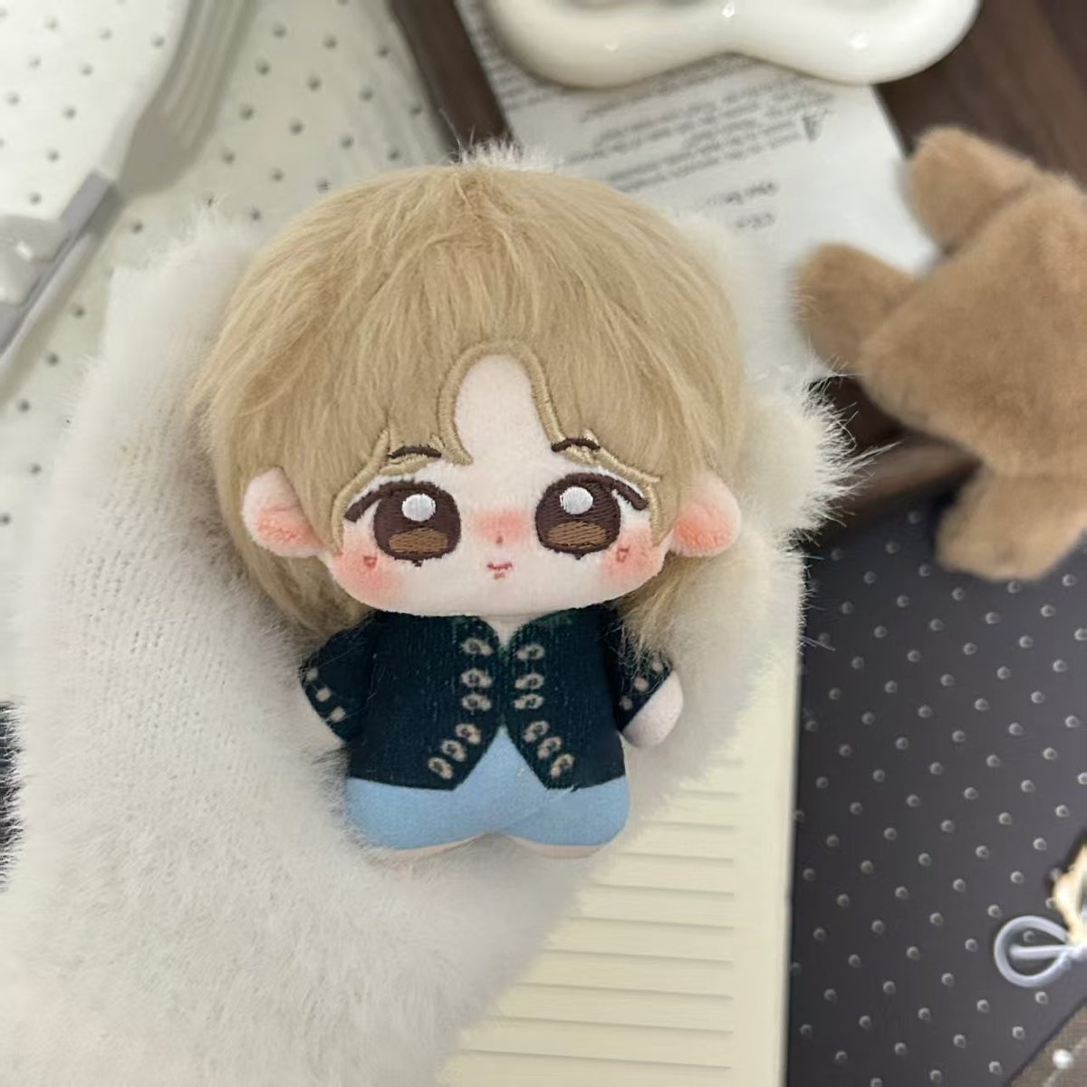 ririskongal2's tweet photo. 🐤 지민 속성 디올짐 인형 공동구매 🐤

📅 8/8-8/18
📝 디올짐(원래 이름은 mijiu jimin)
📝 10cm / 불가사리체형 / 옷은 몸에 프링팅
🧵 제작기간 - 폼 마감 이후 최소 6개월
📝 무통장 입금시 입금자 옆에 디올짐 쓰기
🔗 https://t.co/MptbcPRprp

#리리공구 #지민10cm #디올짐 https://t.co/feXzrxw8dV