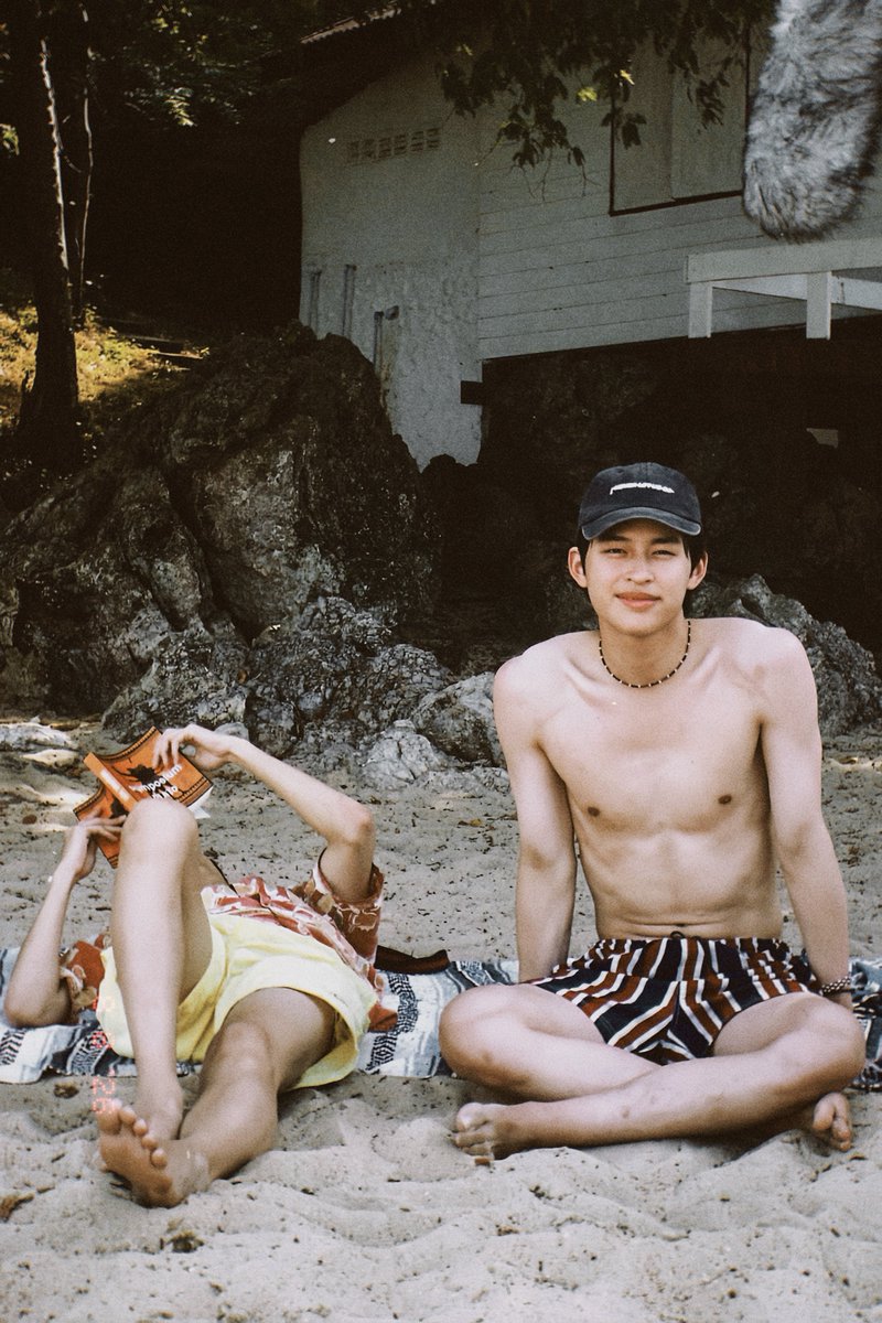 lookpheperm's tweet photo. baby , i fall in love every summertime https://t.co/GdIuUQrJvi