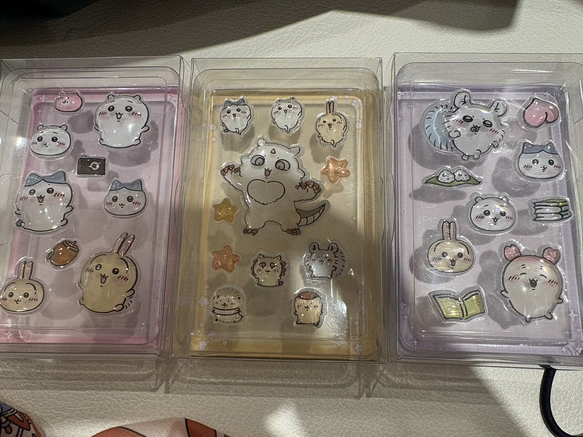 ham_ham_ko_gem's tweet photo. @lovejewelry05 実はUFOキャッチャーでも頑張って取ってきたんですけど、特典の方のクオリティが良くて霞んじゃう😂
映画もう一回見た方が安かっt https://t.co/Kere9bBtKJ