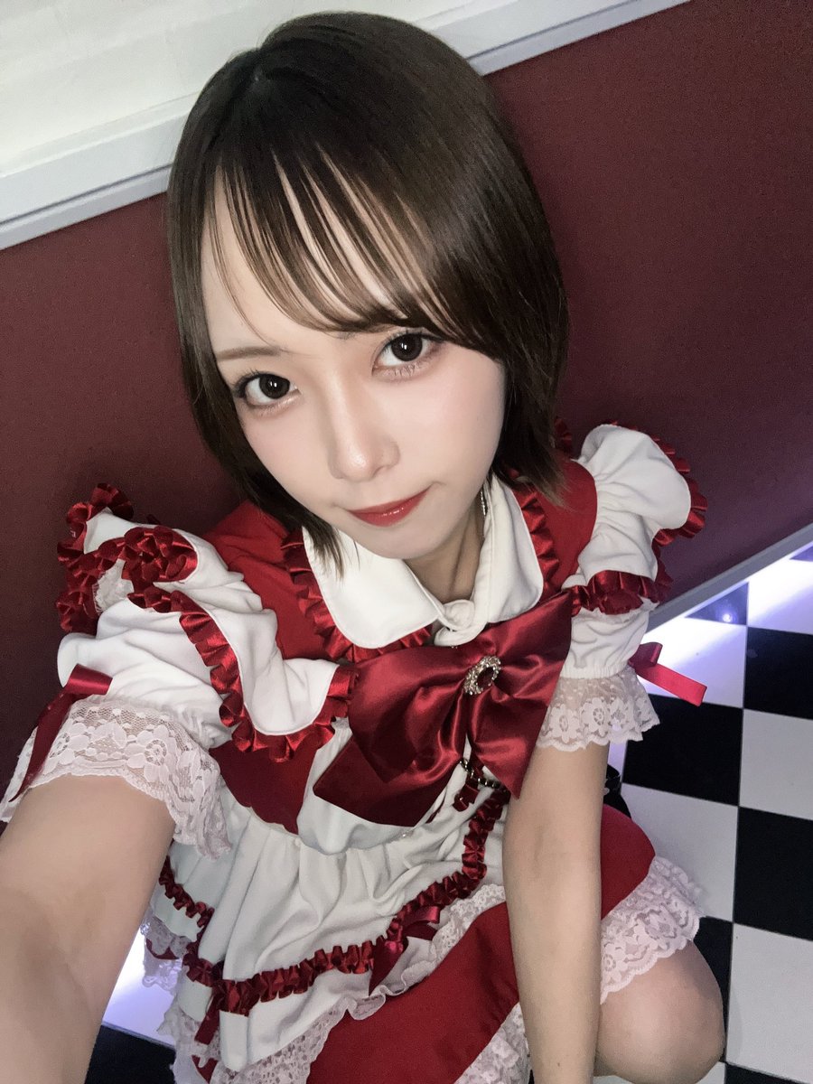 ChaRiotz_Guild's tweet photo. ⚔️本日のキャスト⚔️

🍒あいら@aira_ChaRiotz 
🤍かりん@karin_ChaRiotz 
🍒みゆ@Miyudesu_luv 
🤍新人キャスト🐣

ご来店お待ちしております

 #秋葉原 #コンカフェ #メイドカフェ https://t.co/tJ3ihnRm5W