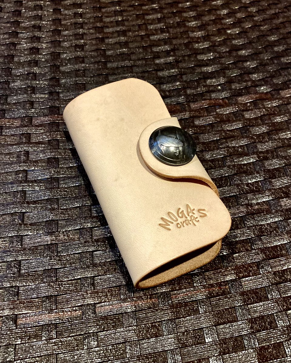 LeatherMog's tweet photo. concho key case
ナチュラルヌメがエイジングを楽しめます。
コンチョはlittle win製https://t.co/oDIp39FAsv https://t.co/sSPQWkDndK