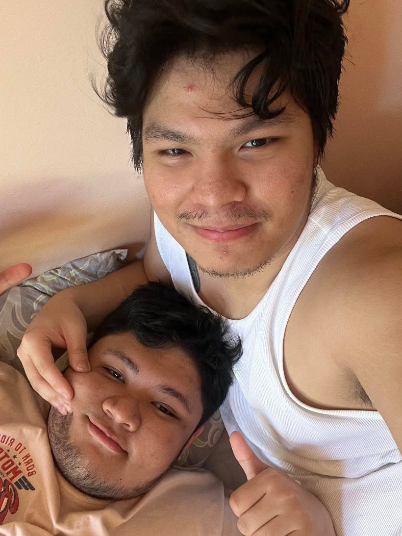 pinklasagna__'s tweet photo. Happy 525,600 munites of us bb @Caulsteinnn! Here’s to more coffee, books, and cuddles in our future <3
i love you >:3 https://t.co/dXK9JvFzTz