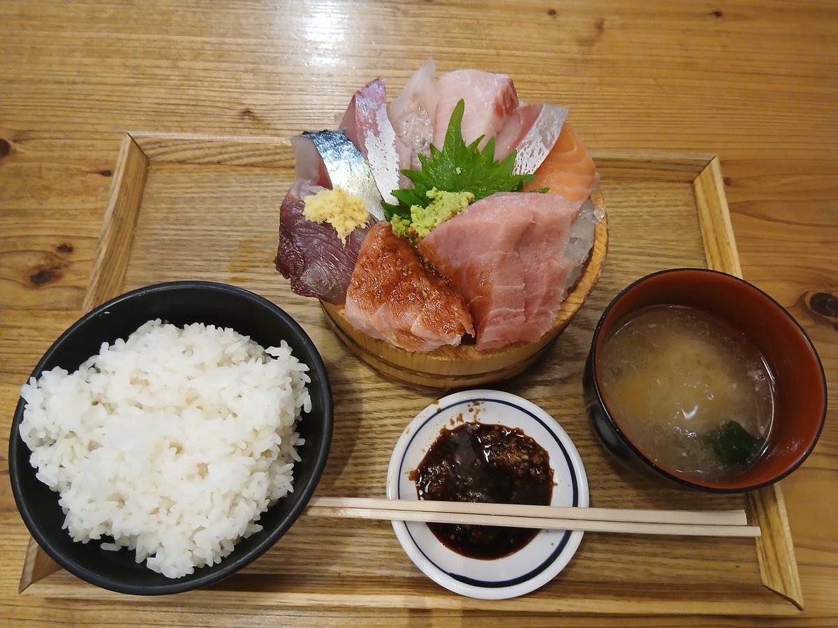 akito3789's tweet photo. 人間ドック、鼻からの胃カメラ、初めて、キツかった、とりあえず、問題なし、　
お昼のタカマル定食、サイコー https://t.co/y8HKVmUbW3