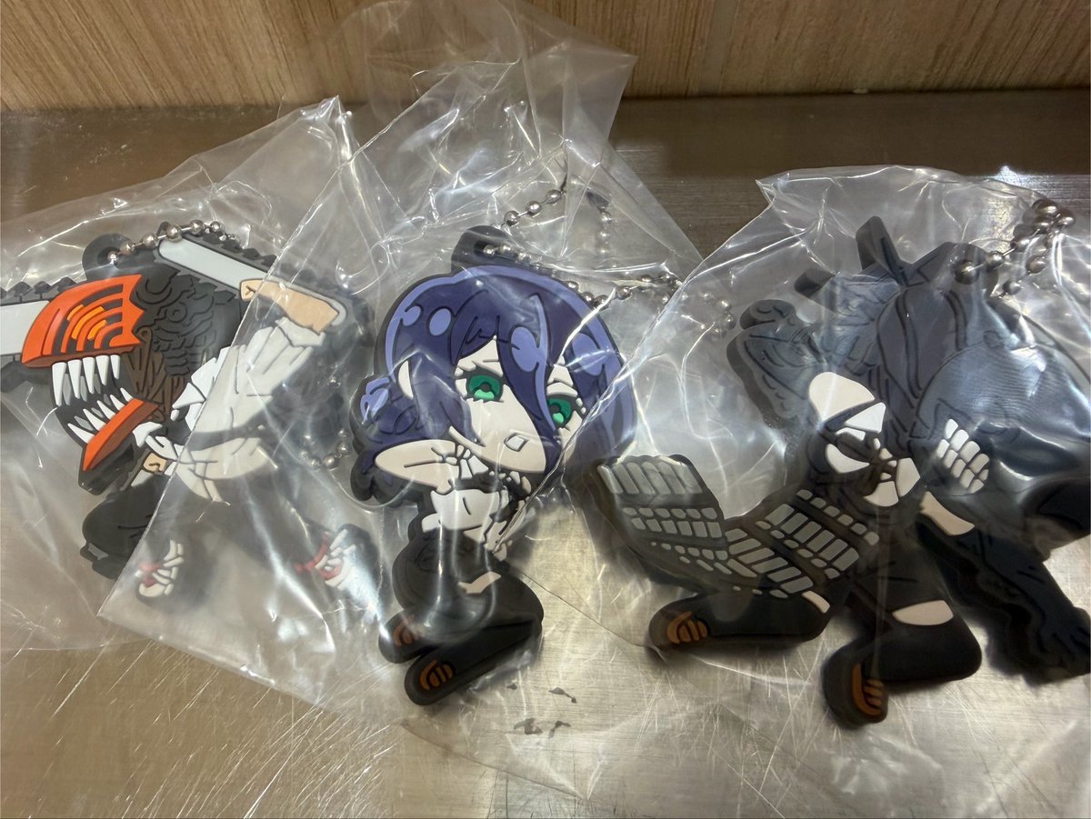 woe__i's tweet photo. チェンソーマン レゼ篇 
でふぉラバ！キーホルダーvol.2  交換
【譲】レゼ、ボム、チェンソーマン
【求】アキ、買取

都内手渡しにてお取引可能な方いましたらご連絡お願い致します。 https://t.co/d51b4jKiqY