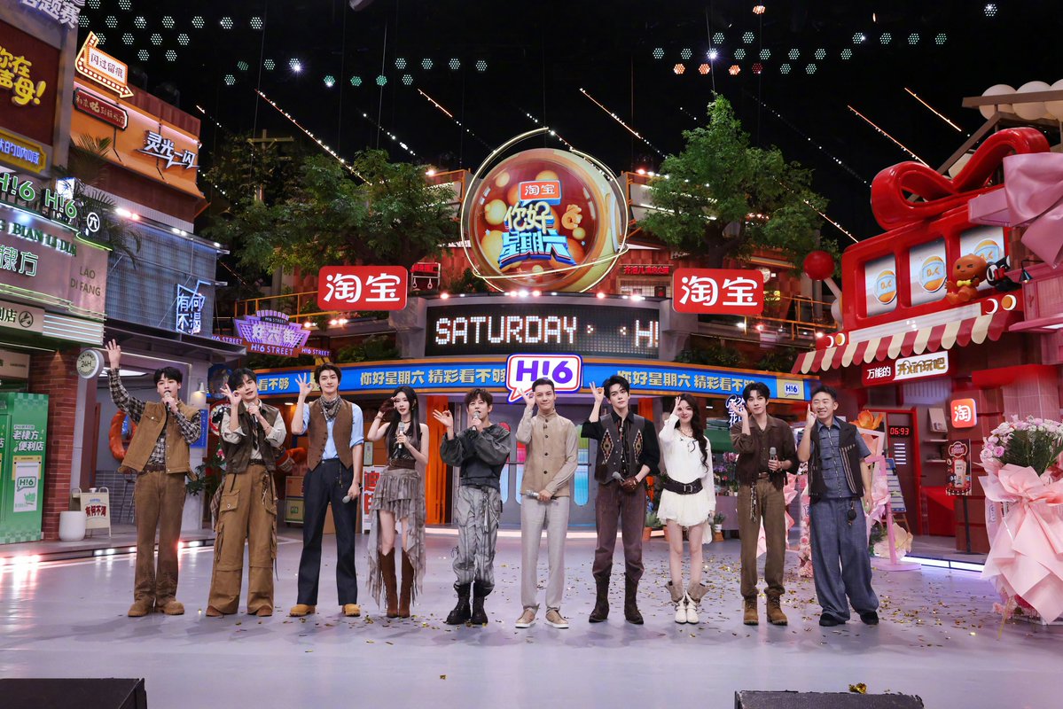 ChenWetingThFp's tweet photo. พี่ถิงอัพเดทเว่ยป๋อ: ฝอเหย่กลับมายืนใน #HelloSaturday แล้ว ตำแหน่งหัวหน้าต้องเป็นของผม 
#เก้าสกุล #九门 #TheMysticNine 
#เฉินเหว่ยถิง #วิลเลียมชาน 
#ChenWeiting #williamchan #陈伟霆
#ChenWeitingThailandFanPage
#จวนที่พักคนรักเฉินเหว่ยถิง https://t.co/PgN69zET7P