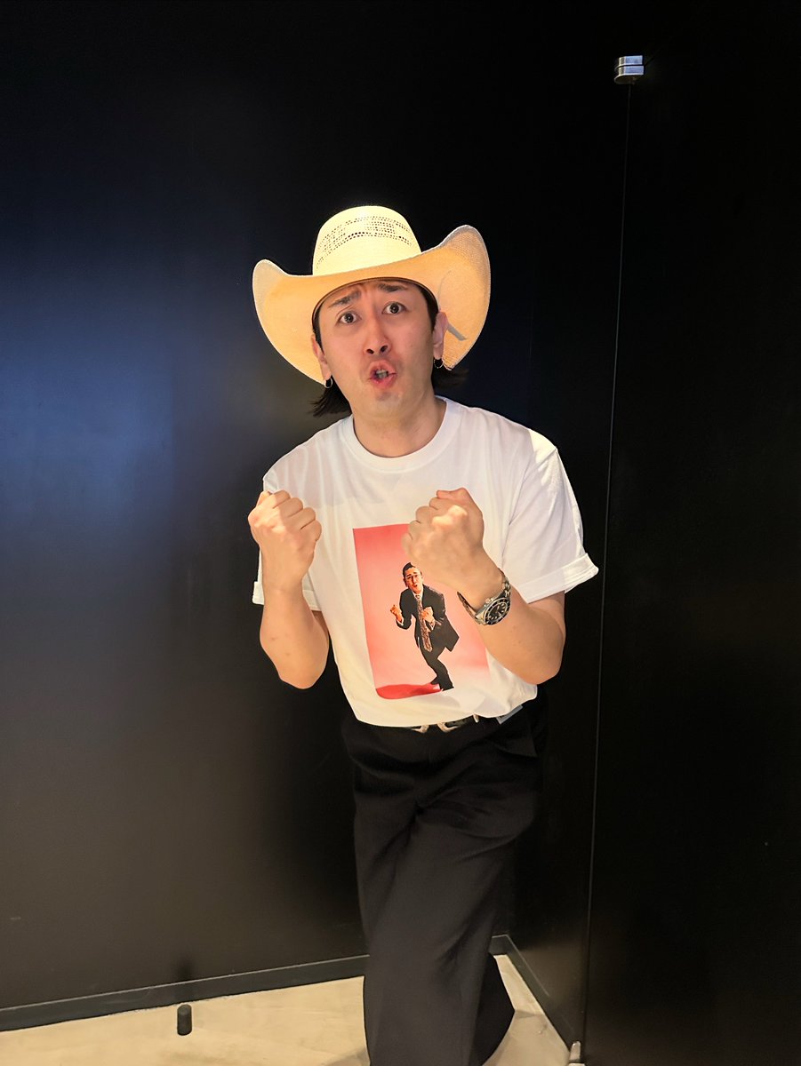_buddhahouse's tweet photo. 【再販受注受付開始！】BUDDHAHOUSE 残暑見舞いTシャツ！

こんなTシャツ誰が着るんだと言いながら謎にみんな買ってた応援Tシャツの再受注を開始します！
3800円+送料！受注締切2026/8/15 23:59迄！8月下旬頃の発送予定！

※画像3枚目180cm、XL着用
https://t.co/er6msSGOQV https://t.co/cmbhCRo5O1