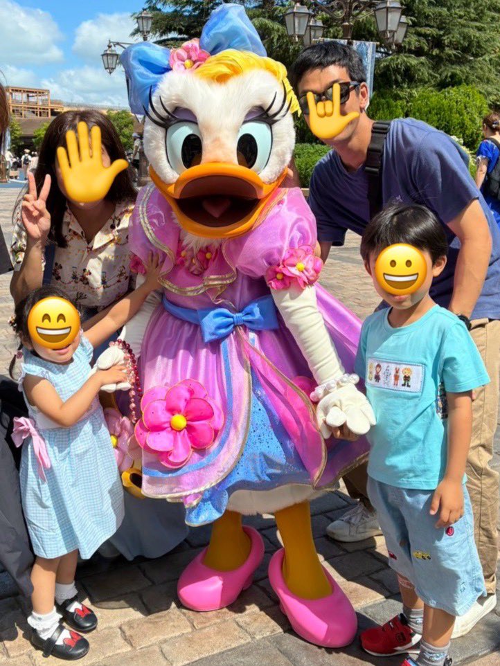 haruk19's tweet photo. 7月は幼稚園の行事や法事でバタバタしてましたが、やっと予定が空いたので車でディズニーへ🚙✨１日目はシーからのトイホ☺️曇りで涼しい予報で楽しみにしてたけど、やはり晴れて暑かった🥵舞浜周辺には雲ができにくいのかな？🤔☁️でもたくさんキャラグリできて充実してました🥹🌋 https://t.co/IIfVDqgJ80