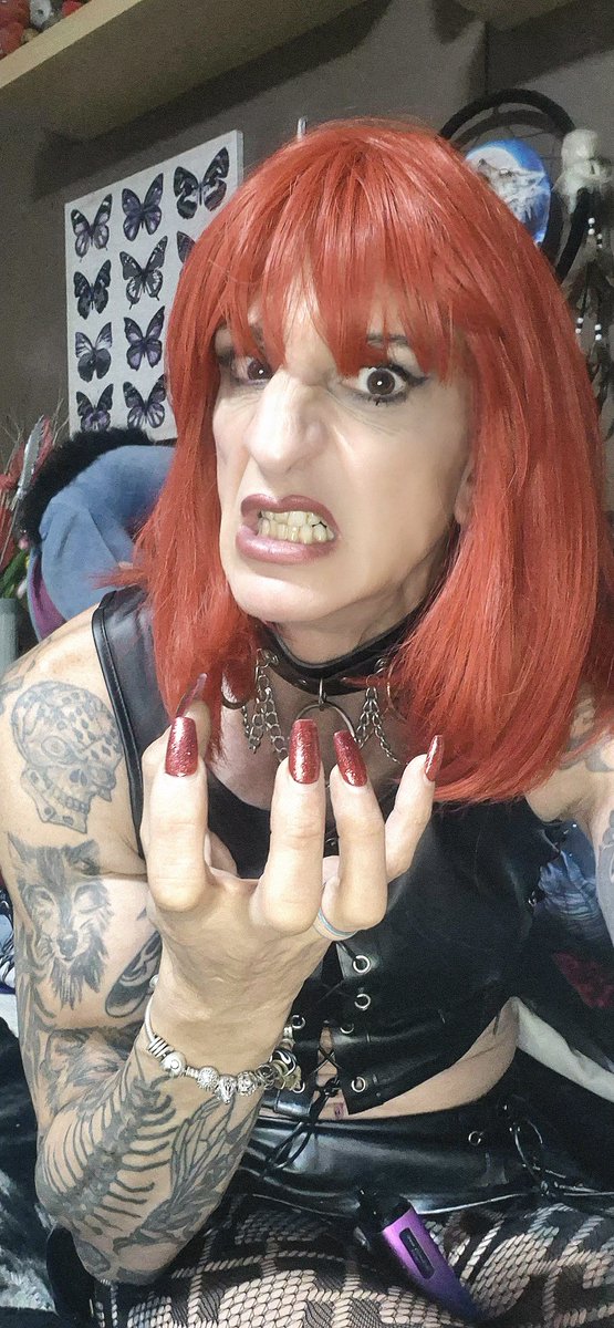 semtex66099's tweet photo. Who wants their bits squeezed?
🏳️⚧️🇬🇧😈😉
#transdomme #bdsm #dominatrix #transdom #fetishandkink #cbt #ballbusting https://t.co/SL5L5rlzBr