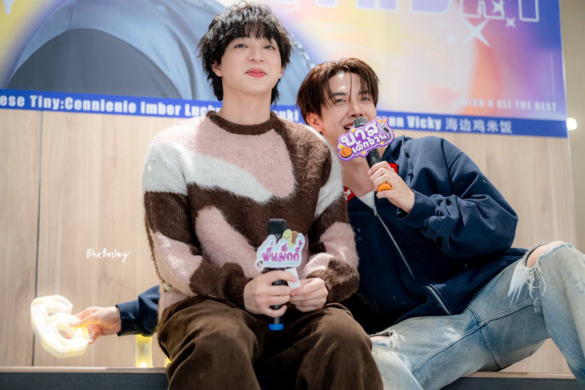 bluebosley's tweet photo. มีคนเนียน เอ้ยยย มะใช่เนอะ 🫣

BE MY PLAYER TWO EP4

#ซอโซ่ล่ามธีร์EP4
#MaxkyBasxFANDOMFANFIC 
#บาสเด็กอ้วนที่แท้จริง #แม็กกี้บาส #maxkybas #maxky_rp https://t.co/s0BcUHsziI