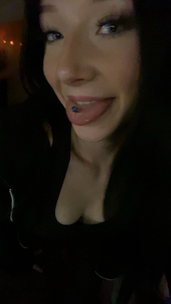 madisonluvv19's tweet photo. the best content comes out around this time so take advantage of it! 💋🤭 https://t.co/VOptUpG4Qf