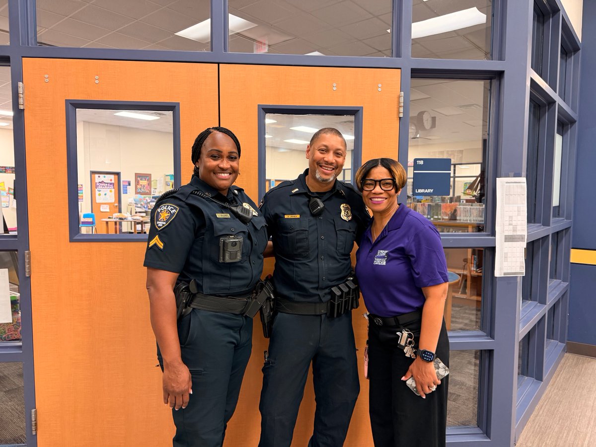 KWilliamsDLD's tweet photo. A heartfelt THANK YOU to the Spring ISD Police Department for consistently leading with a servant’s heart. Your commitment to protecting, supporting, and serving our students, staff, and families does not go unnoticed. #MeettheTeacher #NewSpringISD https://t.co/CPhMuk4rKL