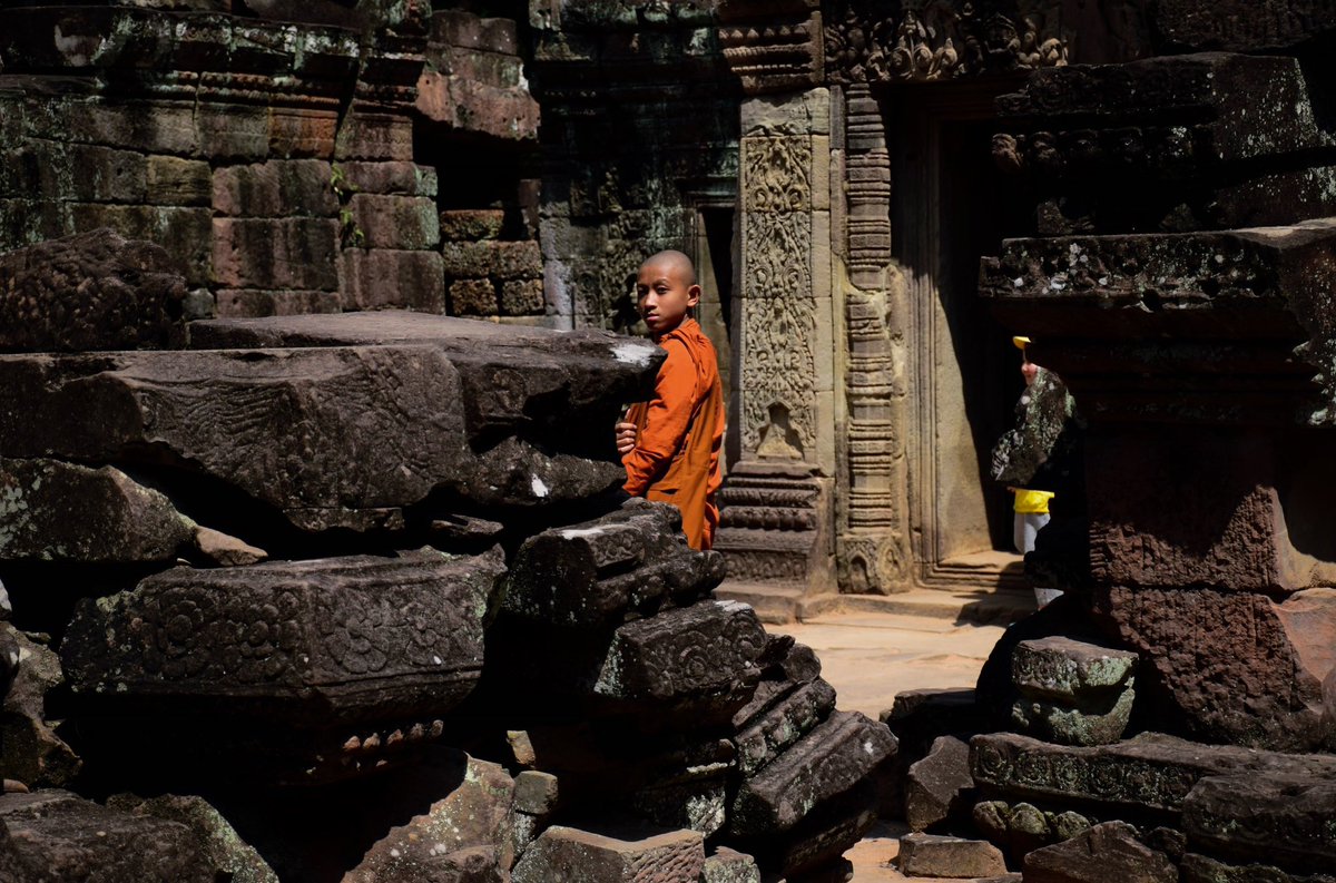 hooneilll's tweet photo. Sunrise at Angkor
หากตัดความบ้งของเพื่อนบ้านปัจจุบัน จริงๆ เป็นสถานที่ที่ยิ่งใหญ่มากเที่ยวแค่วันเดียวไม่พอ ถึงค่าเข้าแพงหน่อยหากเป็นคนชอบประวัติศาสตร์แนะนำว่าควรไปเยือน 

บรรยากาศเมืองมีความ Local มากๆ ตอนที่ไปผู้คนไม่ได้น่ากลัว เดินชิลๆ ในเมืองได้หรือตอนนั้นจีนเทายังไม่ค่อยเข้ามามั้ง ไม่ได้รู้สึกว่าจะโดนอุ้มหาย