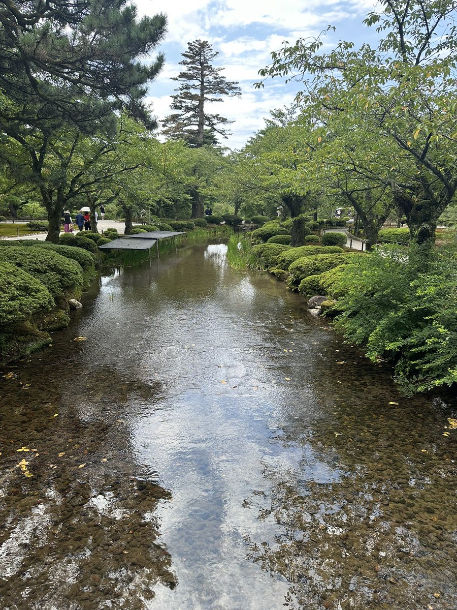 tetsukanmuri's tweet photo. 実は初めての兼六園。
メタルかます前ののどかな時間。
あかん。
金沢散策の時間が全然足りない。
既にもう一泊したい。 https://t.co/cEOFfDEpOO