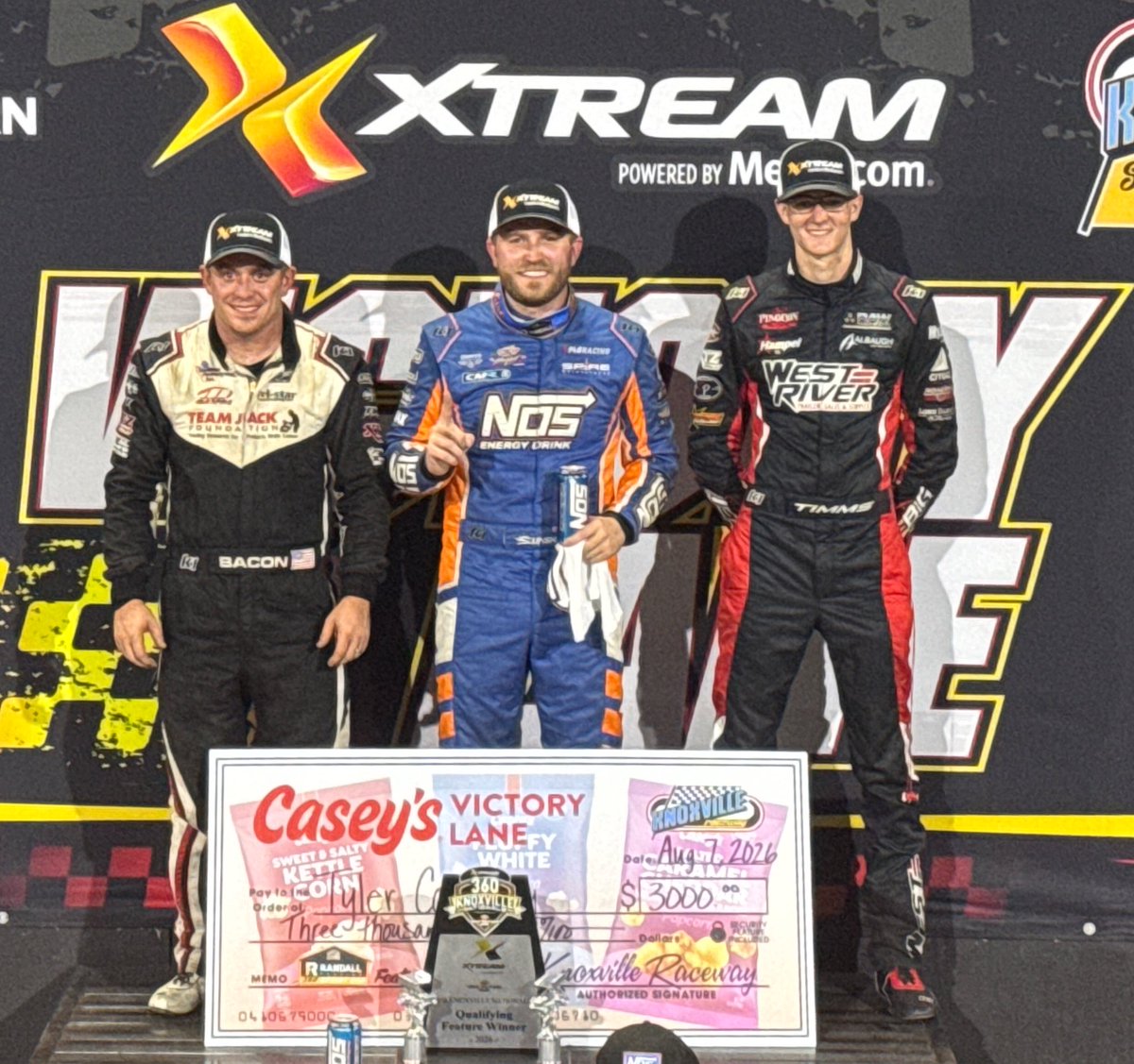 TPain_22_77's tweet photo. Things I love to see: @TeamJack on TWO podiums in one night on @dirtvision- doesn’t get much better than that @mbmotorspt! Congrats on great runs @kelbywattracing and @BradyBacon! #TeamJack https://t.co/9ohZeonkCK