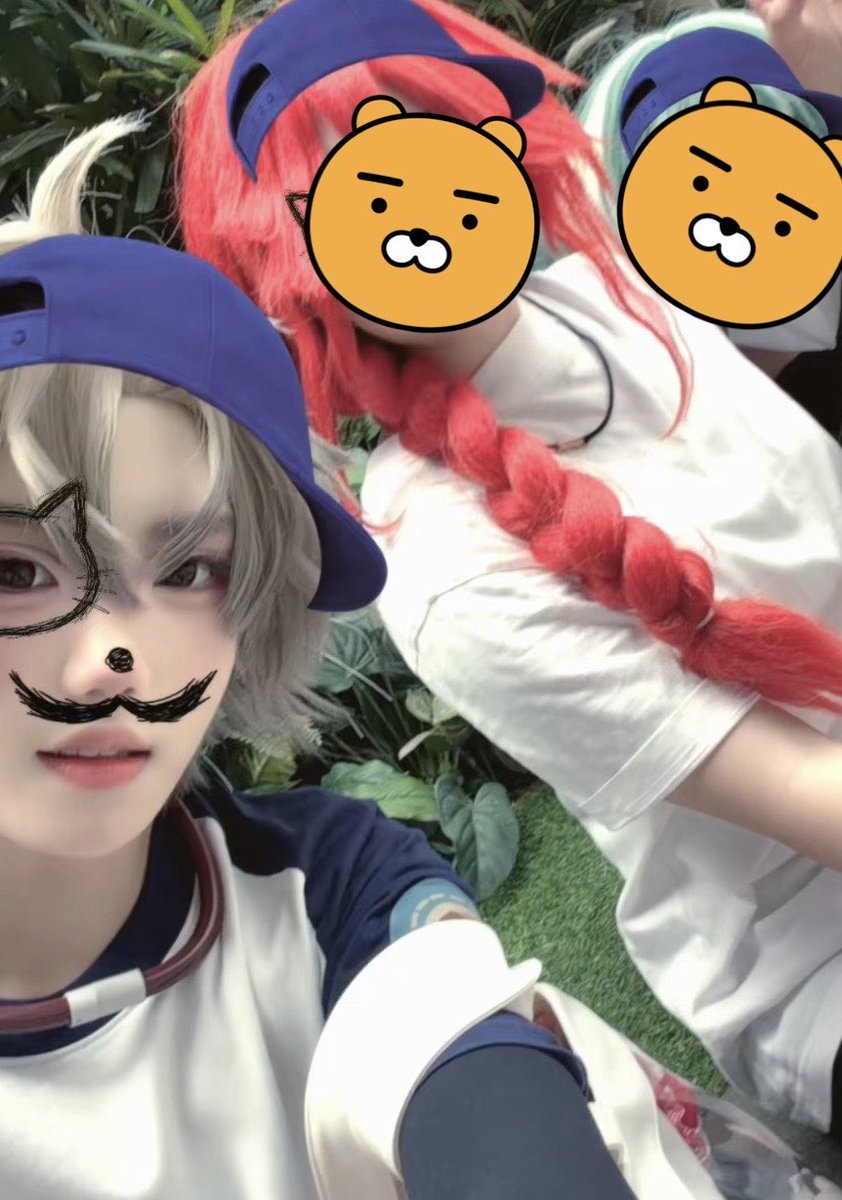dockdoha's tweet photo. 화장이 좀 많이 좋아진ㄴ거 같아영

저거 초커 공식 초커 맞습니당<3 https://t.co/NR041967xa