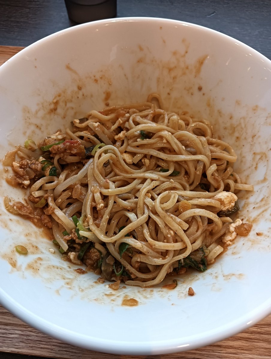 Ver2081074759's tweet photo. 石川県金沢市諸江町
オークラ諸江にて
麺´sじむり 出店中
氷見煮干 咖哩拉麺
咖哩専用和え玉、出汁ご飯
|ωΦ*)ｺｿｰﾘ･8月8(土)限定 https://t.co/TaMCTxCt1q