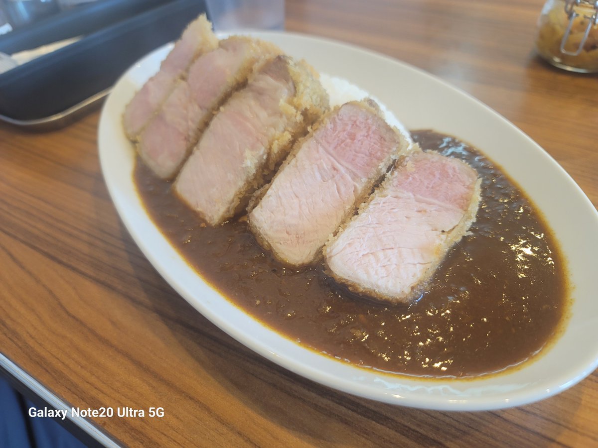 redarrow777's tweet photo. カツカレー専門店で
プレミアムポークカツカレー

想像よりでかかった
おなかいぱ～いです🎵 https://t.co/IGHazcp2AV