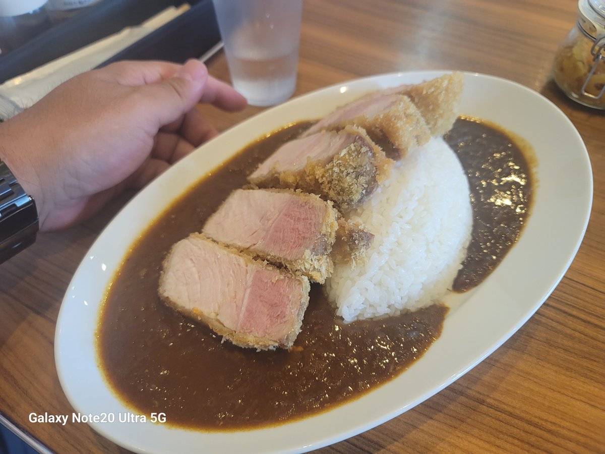 redarrow777's tweet photo. カツカレー専門店で
プレミアムポークカツカレー

想像よりでかかった
おなかいぱ～いです🎵 https://t.co/IGHazcp2AV