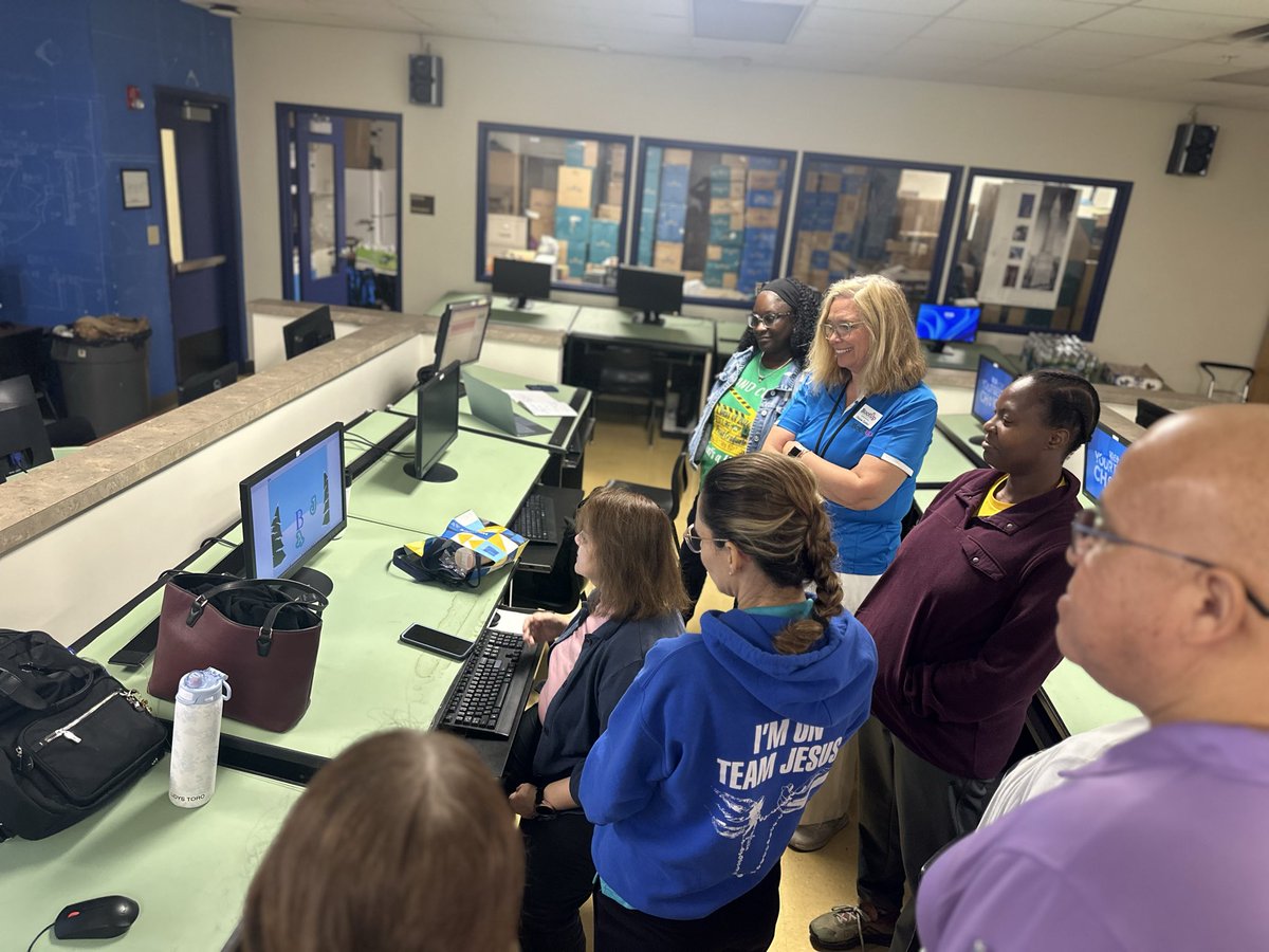 MDCPSRobotics's tweet photo. Two engaging days of integrating coding in K-8th grade education with BootUp @ScratchJr, @scratch and Robotical. @bootuppd @amazonnews
@DianeGielas32
@MDCPSSTEAM
@STEAMDesignated
@MDCPSRobotics
#YourBestChoiceMDCPS #MDCPSSTEAM #AmazonFutureEngineer
#BootUpPD https://t.co/fedlFDEjdl