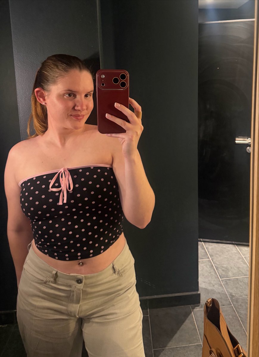 seffanny's tweet photo. polka dot kinda day https://t.co/uhhXmn1qK0