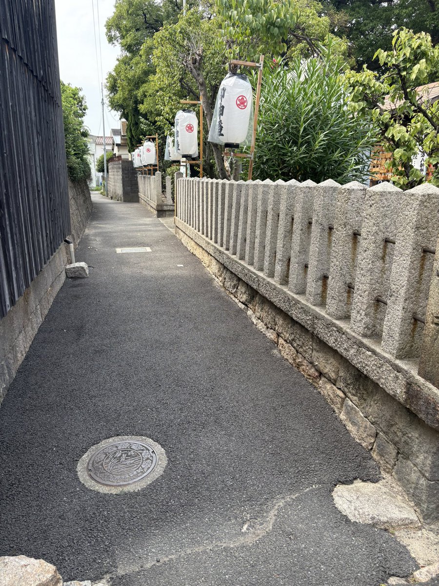 SAVAGE0087's tweet photo. 神戸市水道創設期水道管
明治31（1898）

摂津国の七松城🏯
荒木村重の家臣が処刑されました。環濠跡が暗渠として名残りをとどめています。

神戸、尼崎のマンホールカード https://t.co/FUCF5ynvwT