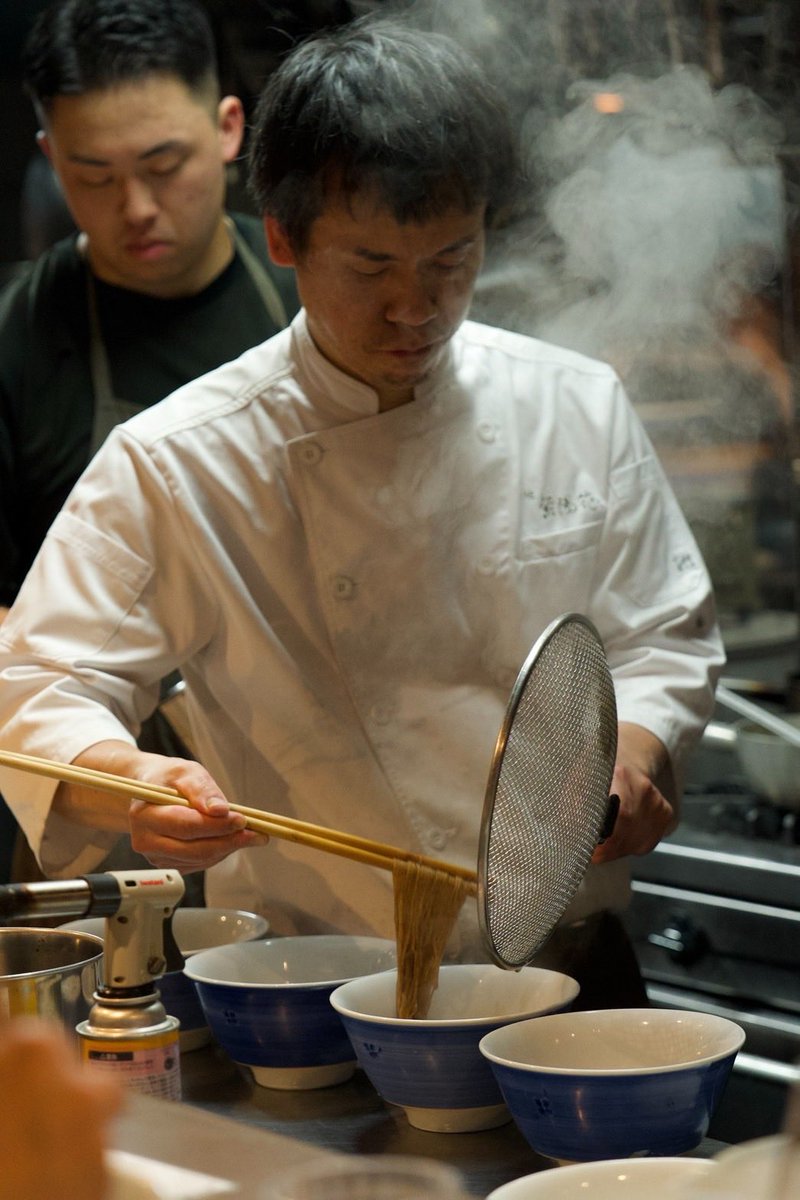 tokyonekyoramen's tweet photo. 【出店店舗紹介 最終店舗発表！！】

らぁ麺 紫陽花
@ramen_ajisai 
愛知・名古屋から。

食べログ ラーメン百名店9年連続選出。

ラーメンWalker東海 新店1位。
ラーメンWalker東海 総合1位を2年連続受賞。
ラーメンWalker殿堂入り。
ミシュランガイド ビブグルマン掲載。

東海ラーメンシーンを代表する、日本屈指の名店です。

地鶏、魚介、醤油を幾重にも重ねた、研ぎ澄まされた一杯。

その圧倒的な完成度は、全国のラーメンファンを魅了し続けています。

いよいよ、最後のラーメン屋が揃いました

らぁ麺 紫陽花。

ぜひ、ご期待ください。🍜🔥

📅2026年9月25日〜27日
熱狂中野ラーメン祭2026 第3クール