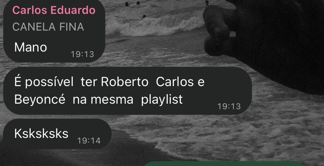 _lrissapst's tweet photo. de detalhes do roberto carlos a morning dew da beyoncé https://t.co/tR3mAlpKSH