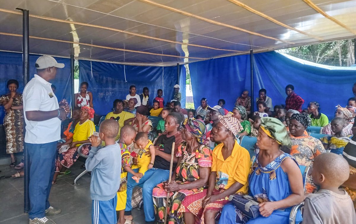 GdhInitiative's tweet photo. Introducing the Anglican Diocese Medical team to the Refugees of Adagom 1, Adagom 3 and the Host Community Occupants in Ogoja...

#WHO 
#UNHCR https://t.co/mNrdNHNuz7
