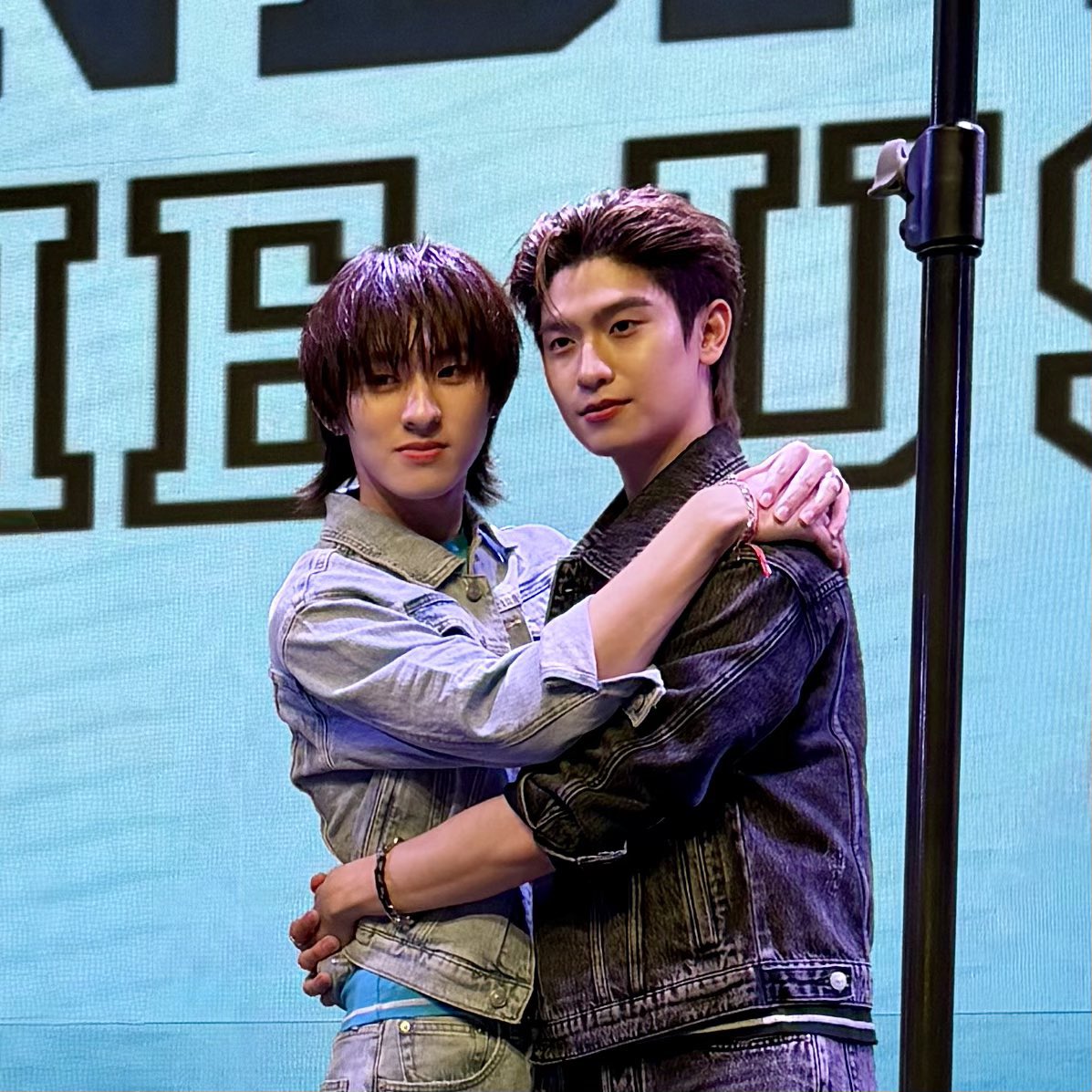 juneoncnine's tweet photo. คือที่มาของรุปนี้อยู่ไหน อยากเหน source 😭 https://t.co/d6zxFn6Tlh
