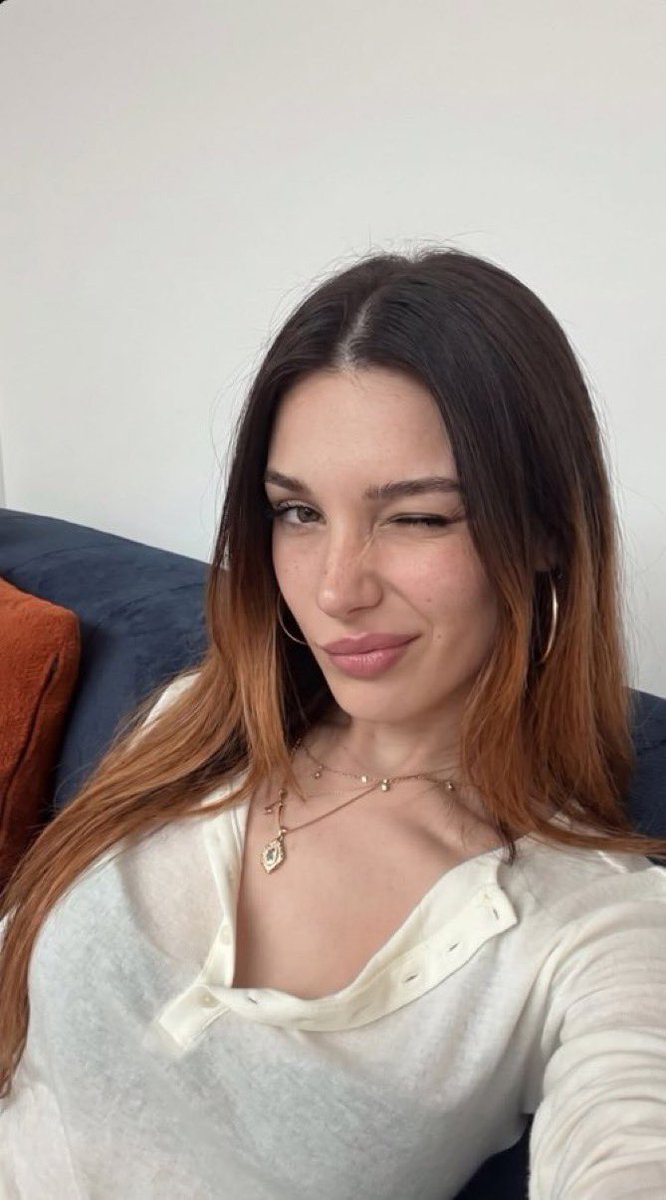 itsvicangeell's tweet photo. We kiss then I whisper to you:

"I'm trans... "

What is your reaction? 👀 https://t.co/UWYC2NHWkl
