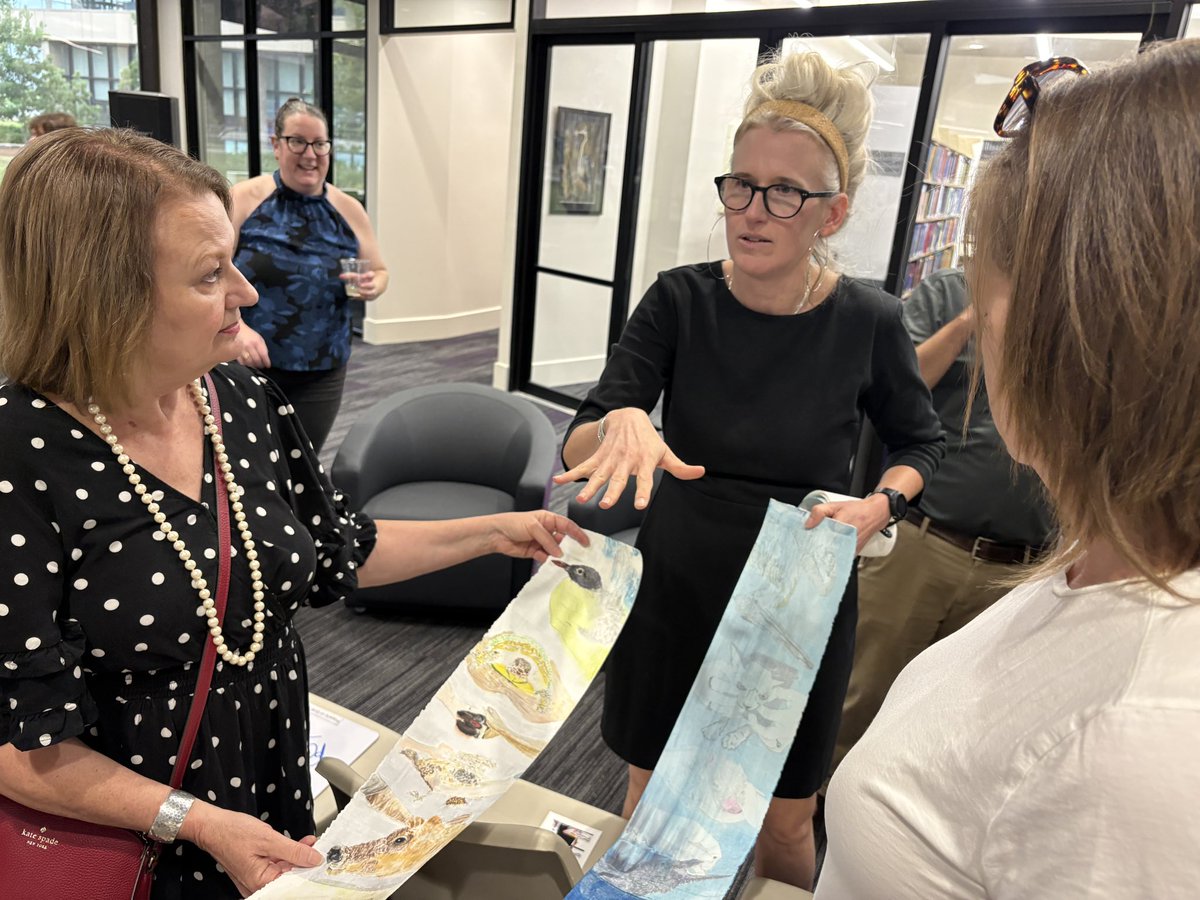 Oliver_TheVet's tweet photo. What a fabulous public exhibition of art created by Emily Ward Bivens, our Artist-in-Residence @LSUVetMed—as well as an exquisite explanation of the Umwelt, or various ways in which different organisms perceive their environment. Truly inspiring! #ArtMatters #LSU #BetteringLives https://t.co/QqL1dx2b9P