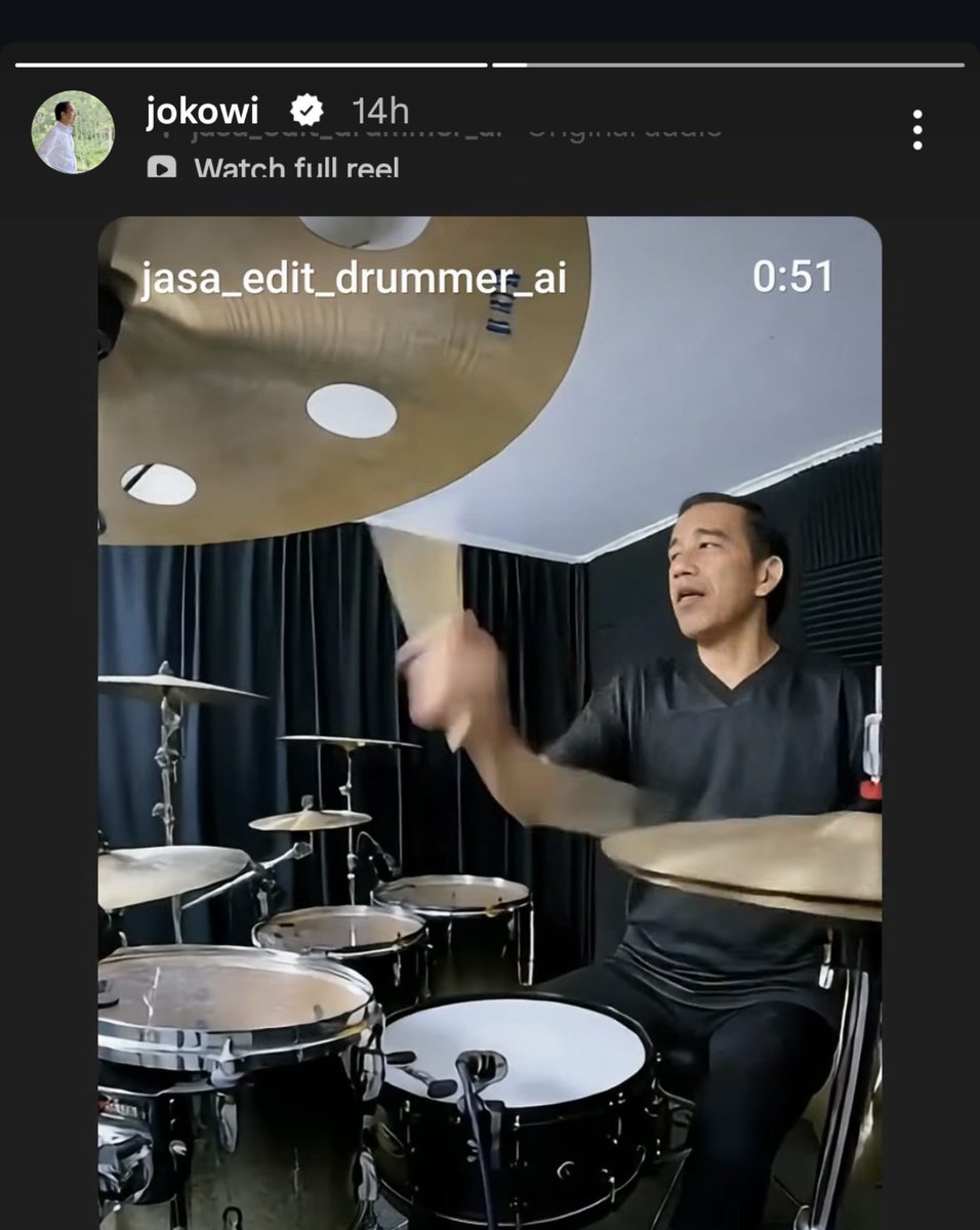 txtdaritaxpayer's tweet photo. Jokowi mulai bermanuver dengan repost2 konten-kontak lucu yang pake suara dia : "SAYA AKAN LAWAN" dan editan muka dia di IG story https://t.co/mmWeOzeENH
