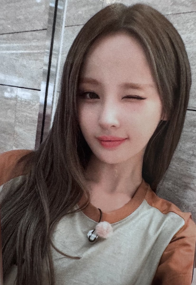 callmybelle's tweet photo. 음중 #벨 역조공 포카🩷🩷 https://t.co/c50AvOnRtA