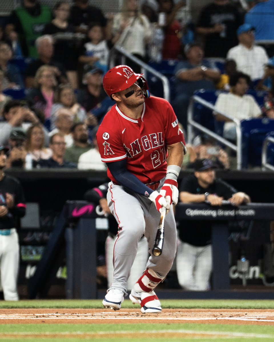Angels's tweet photo. year of the horse but he’s still the goat 🐐 https://t.co/JwpLTGxo6c