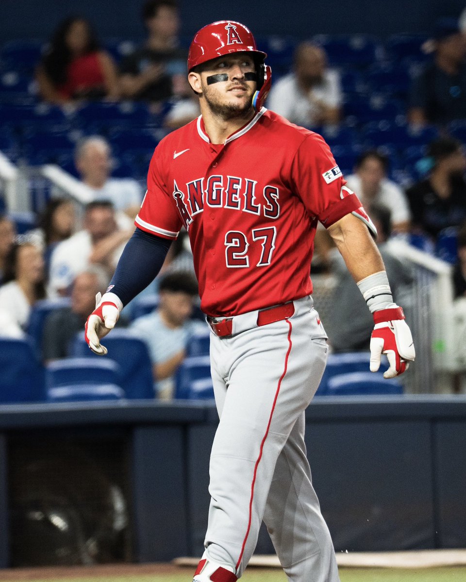 Angels's tweet photo. year of the horse but he’s still the goat 🐐 https://t.co/JwpLTGxo6c