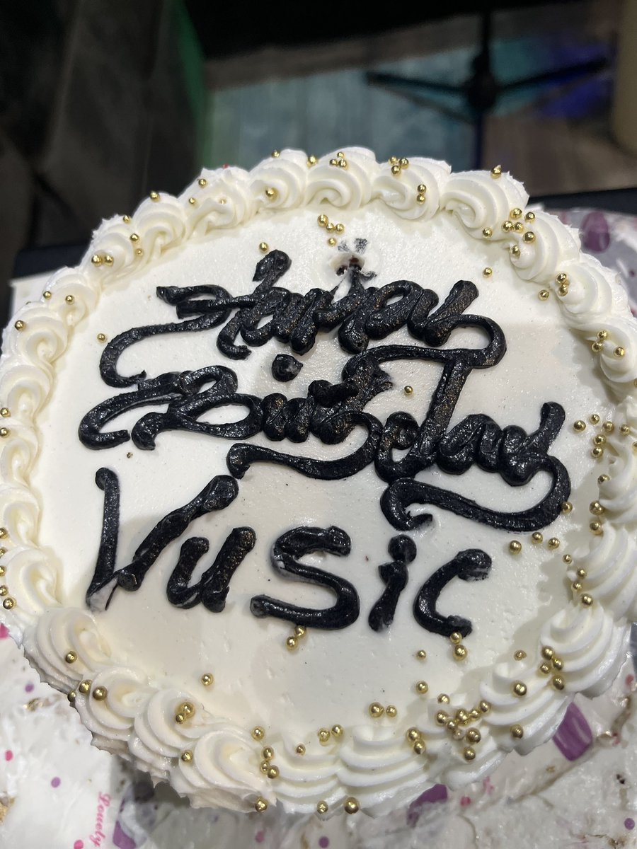 VUSICMUSIC23's tweet photo. Another 365 days done and dusted , happy birthday to me mum and y’all 🎂 https://t.co/qybYlgOLQw