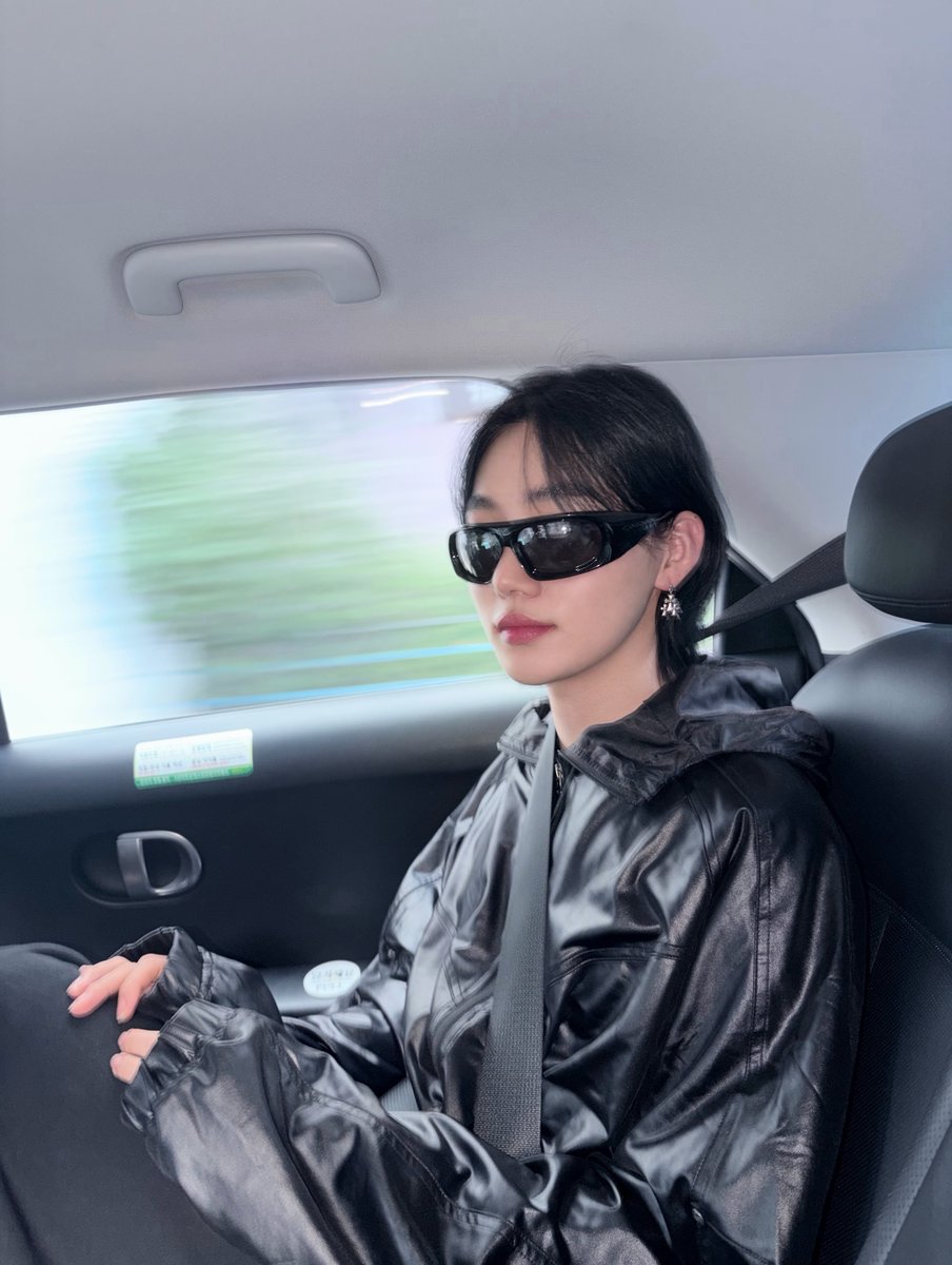 chanheeupdates's tweet photo. 260723 ig update 🍀 #chanhee #뉴 1/3 https://t.co/ncGFdal5vz