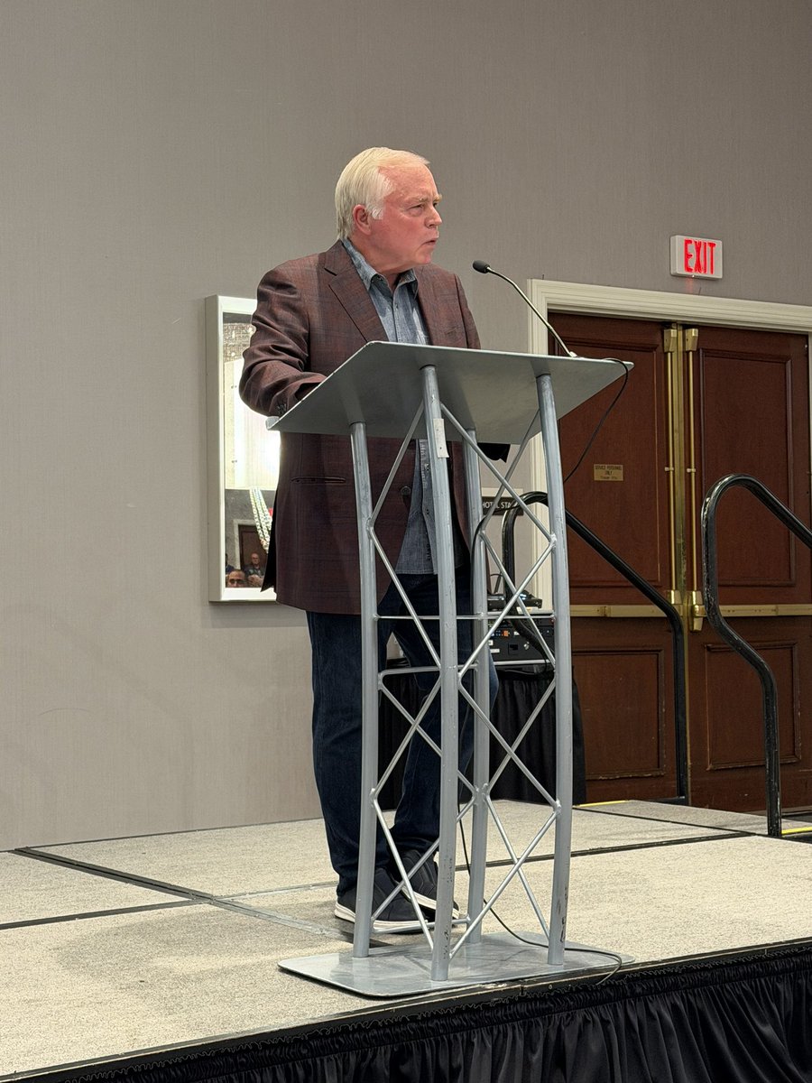PIAASports's tweet photo. Honored to have Buck Showalter be our guest speaker at the 31st PIAA Officials Convention!

Did you know⁉️ Early in his career, Showalter was a high school basketball official in Florida during the off-season. https://t.co/sCSG9Vtngv