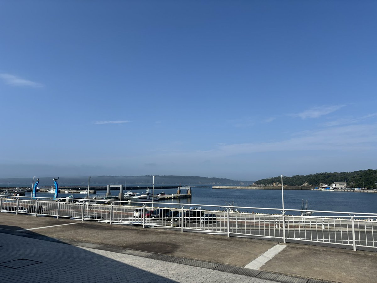 cloudy7023's tweet photo. 今日は海に来ています https://t.co/dyIt6w8Wx5