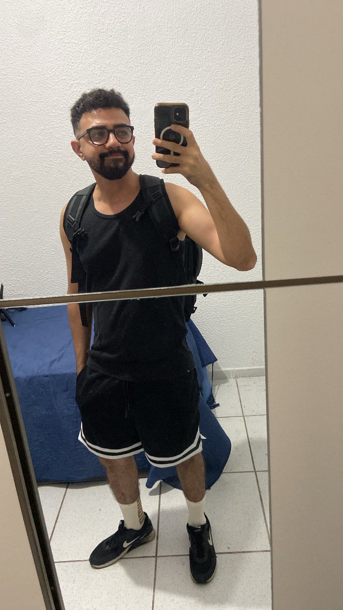 kevenholy's tweet photo. A cara de quem precisa de uma cerveja. https://t.co/sA0lIRXQcW