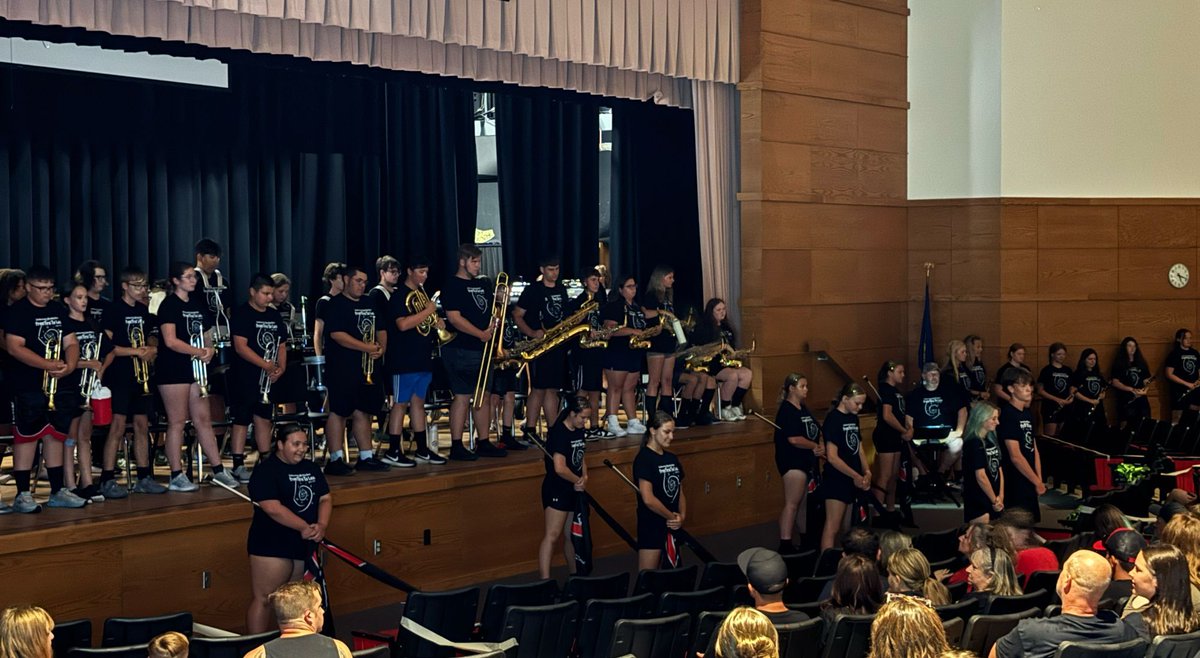 SHSAthletics4U's tweet photo. 1st event of 26-27, Band Preview! They didn’t disappoint! Storm-No Problem, Power Outage-No problem! They adapted, overcame, controlled the controllables &amp; ROCKED! They were Phenomenal!! Great job, guys! Looking forward to this year!
“We Before Me!”
#BePhenomenal
#MakeTheGRADE https://t.co/lJESup7z8D