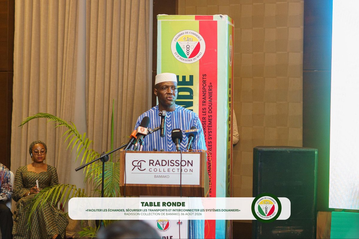 CMali94493's tweet photo. 📸 Retour en images | Discours du Premier ministre

Le Général de Division Abdoulaye Maïga a réaffirmé l’engagement du Gouvernement à renforcer le dialogue avec le secteur privé, moderniser les procédures et accélérer les réformes pour faciliter les échanges.

#CCIM #Mali https://t.co/BNV77oFxK1