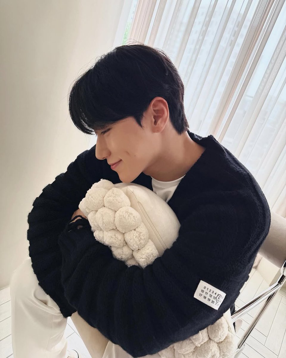 SANA_M0N2Y's tweet photo. 긋 뭐닝 https://t.co/Tt487Sg65r