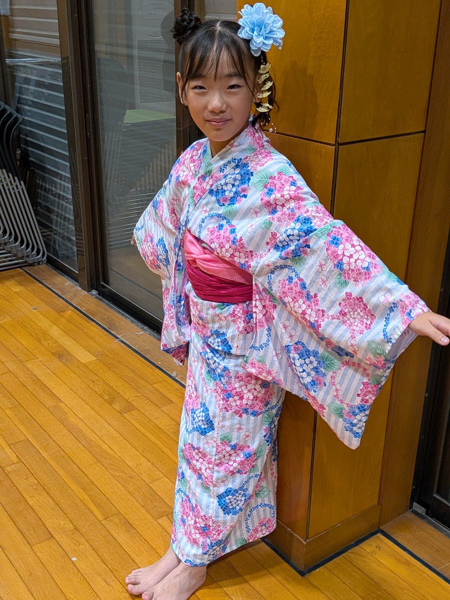 htv1985's tweet photo. 8.1方丈地区納涼祭
高井陽菜ちゃん
いつかきんぐさんが変な人と気づいて口もきいてくれなくなったらと会えない時間は怖いw もう気づいているかも😱 ありがとうお疲れ様またね〜👋 https://t.co/jDqwor7FNV